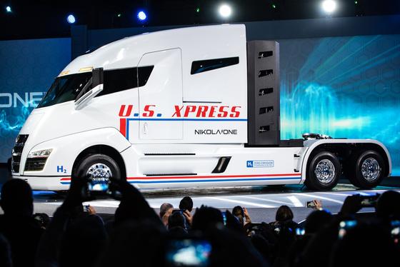 Brennstoffzellen-Truck mit Bosch-Antrieb soll fast 2.000 km weit fahren