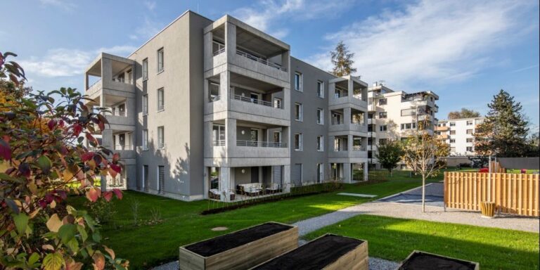 Holzbau und Massivbau stehen im Vergleich