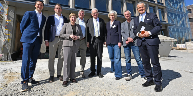 Holzmodule machen ein Büro