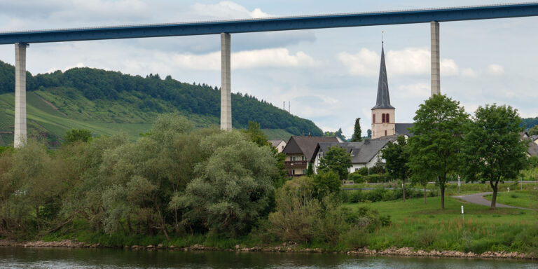 Anwendung der Anerkannten Regeln der Technik unerlässlich bei der Überprüfung von Bauwerken