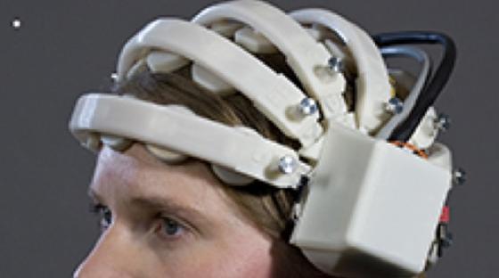 Gehirnsignale einfacher mit dem neuen EEG-Helm messen