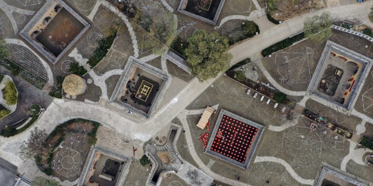 Bauphysik aus 7000 Jahren: Chinas erstaunliche Erdloch-Häuser
