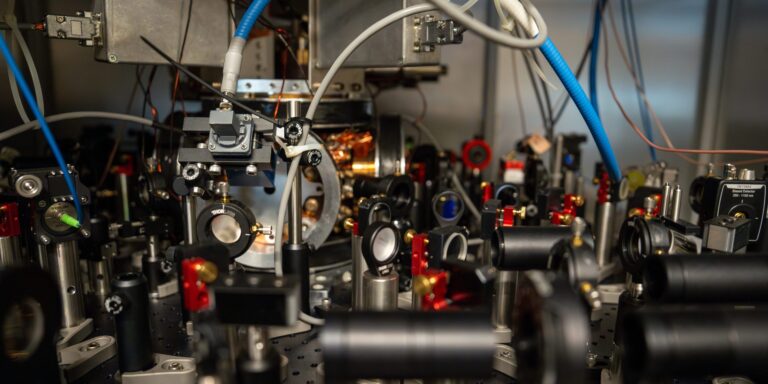 Quantenexperiment überrascht selbst die Physik: So fließt Energie wirklich