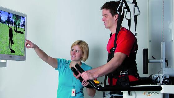 Exoskelett hilft Kranken aus dem Rollstuhl