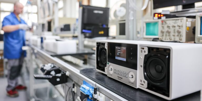 Warum? Satellitenbauer OHB rettet Werk von Technisat