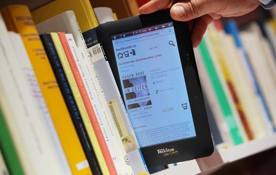 Schlafprobleme nach abendlichem Lesen im E-Book