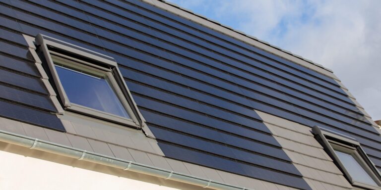 Solardachziegel im Check: Was sie können und was sie kosten