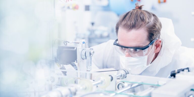 Medizintechnikingenieur: Aufgaben, Studium, Gehalt und Karriere