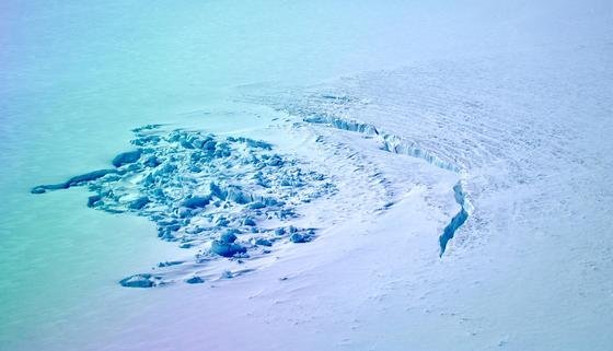 Grönlands Schmelzwasserseen lassen Gletscher schneller schmelzen