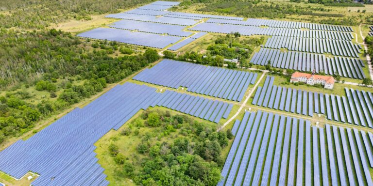 Premiere in Thüringen: Erster Solarpark stabilisiert das Stromnetz