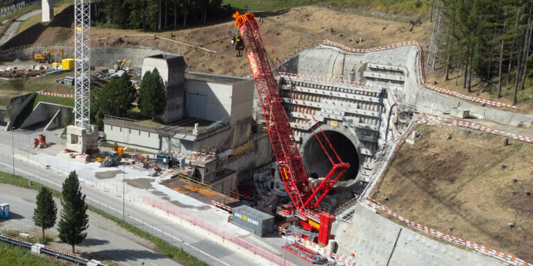Gotthard-Tunnel: Deutsche Bohrmaschine „Paulina“ arbeitet wieder