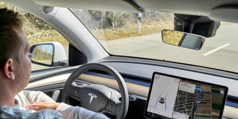 Autonomes Fahren: Warum Fahrzeuge jetzt ihre eigene KI überwachen