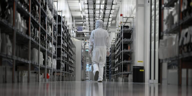 Warum ein Staubkorn eine Chipfabrik lahmlegen kann