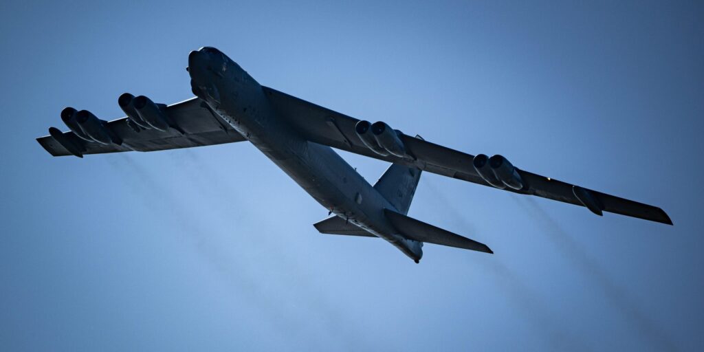 B-52 Bomber in der Luft