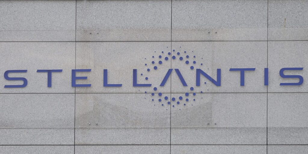 Logo von Stellantis