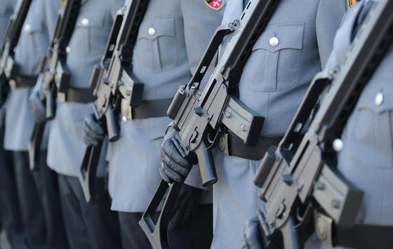 Standardwaffe G36 der Bundeswehr verfehlt Ziel