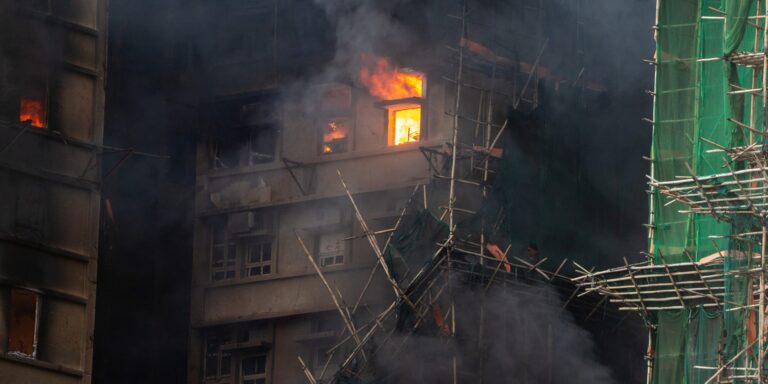 128 Tote in Hongkong: Wie Bambus zum Turbo-Feuer führte