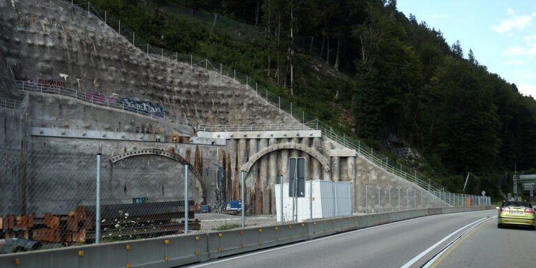 Auerbergtunnel: Sprengvortrieb nur 8 m über sensibler Trinkwasserleitung