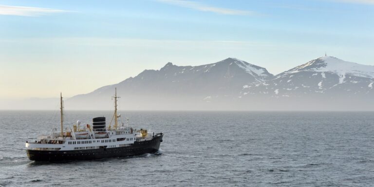 Nordstjernen nach Havarie: Blick auf ein schwimmendes Denkmal