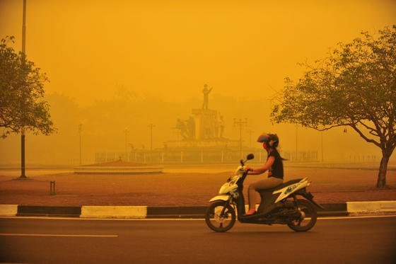 Torffeuer aus Indonesien belasten ganz Südostasien