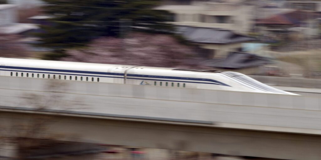 Shinkansen L0