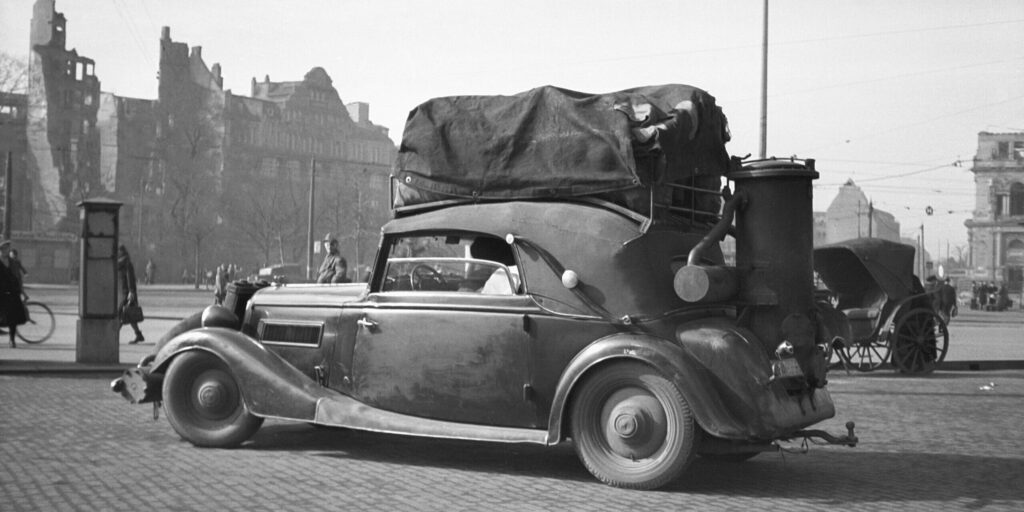 Auto mit Holzvergaser