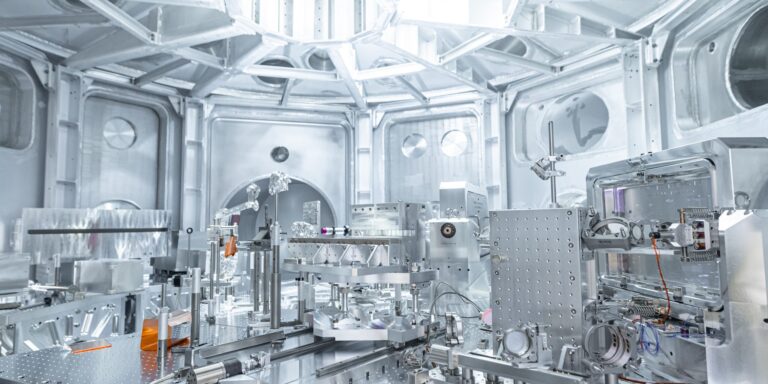 Ein Laserblitz genügt: Wie deutsche Forscher Plastik in Diamanten verwandeln
