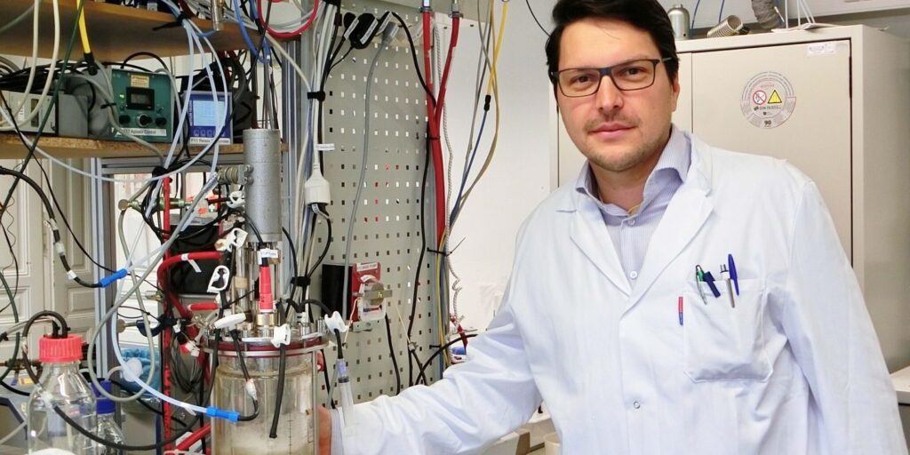 Forscher will Industrie revolutionieren – Mithilfe von Bakterien