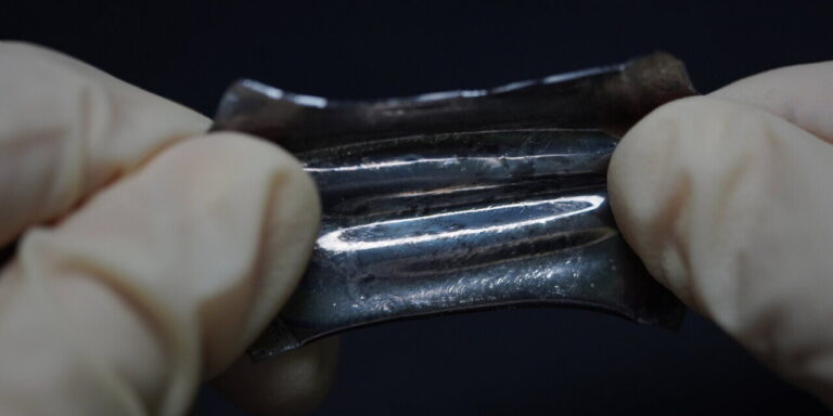 Flexible Batterie für bessere Wearables – mit innovativen Folien