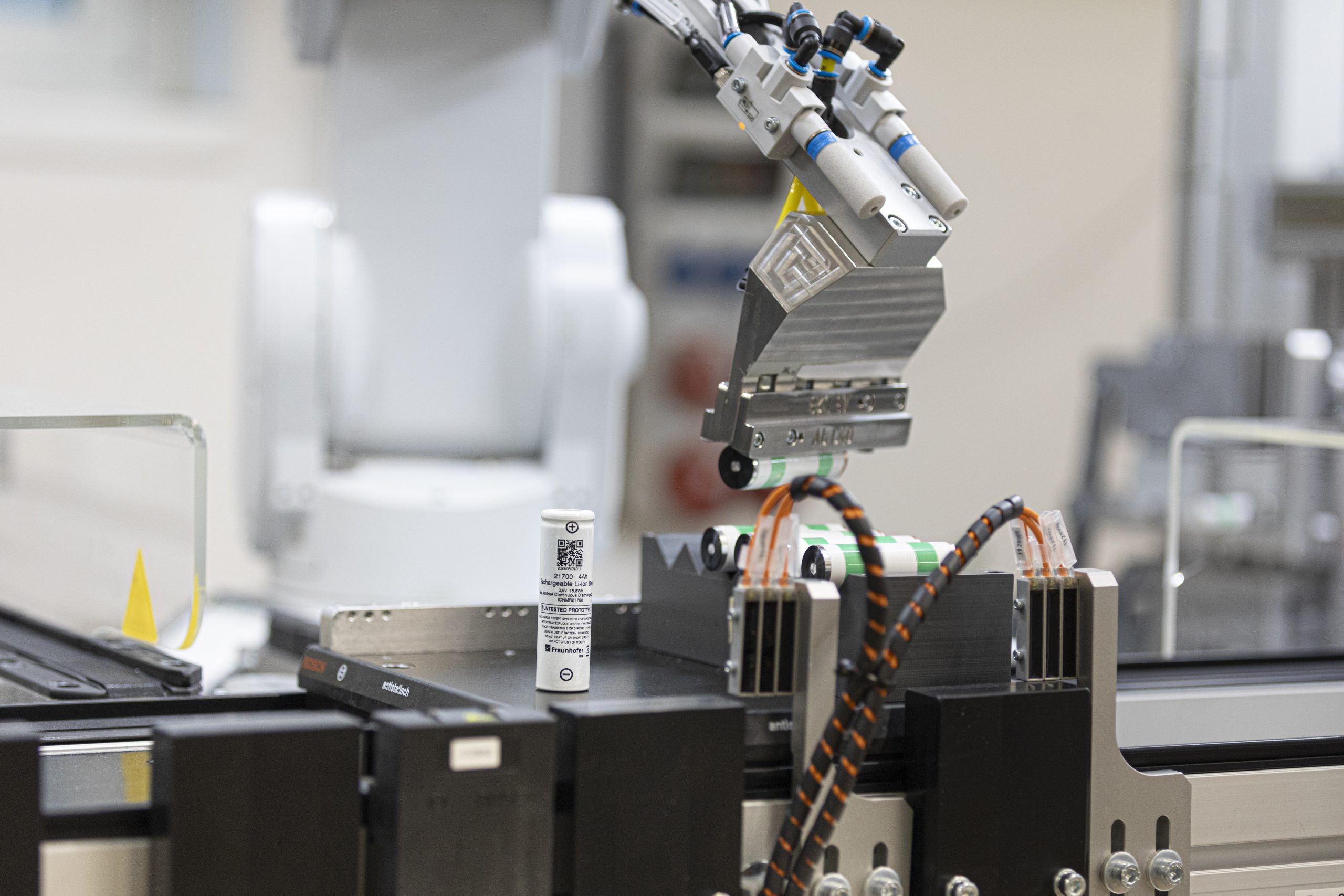 Alufolie als Stromspeicher: Wie Stuttgarter Forscher die Lithium-Batterie umbauen