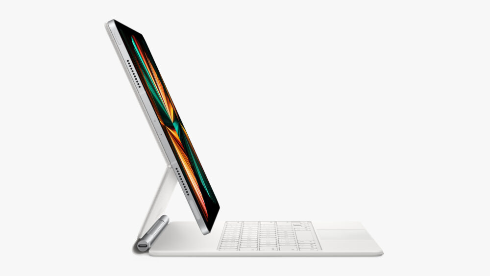 Apple iPad Pro von der Seite mit Magic Keyboard