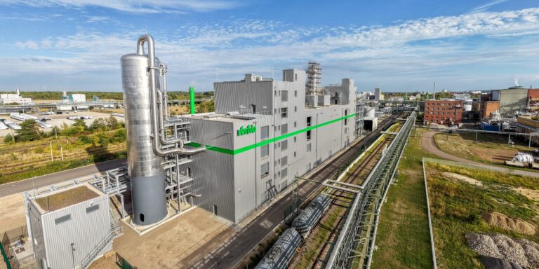 Rapsöl statt Erdöl: Neue Anlage in Bitterfeld macht Chemikalien aus Biodiesel