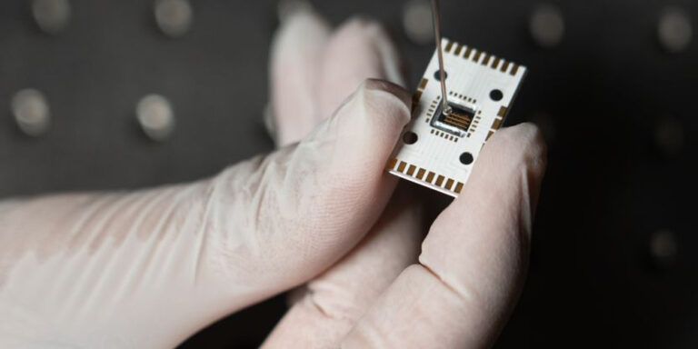 Sensortechnik: Dieses Chemielabor passt auf einen Chip