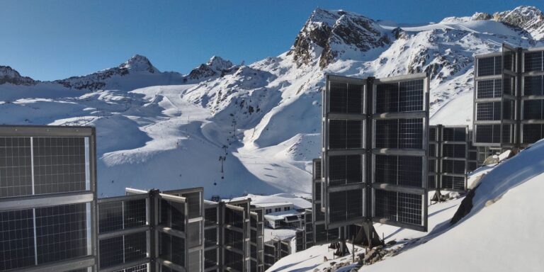 Solarkraftwerk in 3000 m Höhe trotzt den Wetterbedingungen