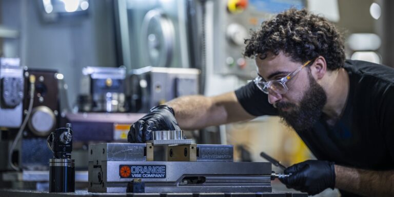 Fluggerät-Exponat erweckt Konzept von Performance-aided Design zum Leben
