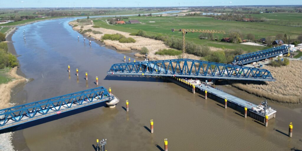 Friesenbrücke über die Ems.