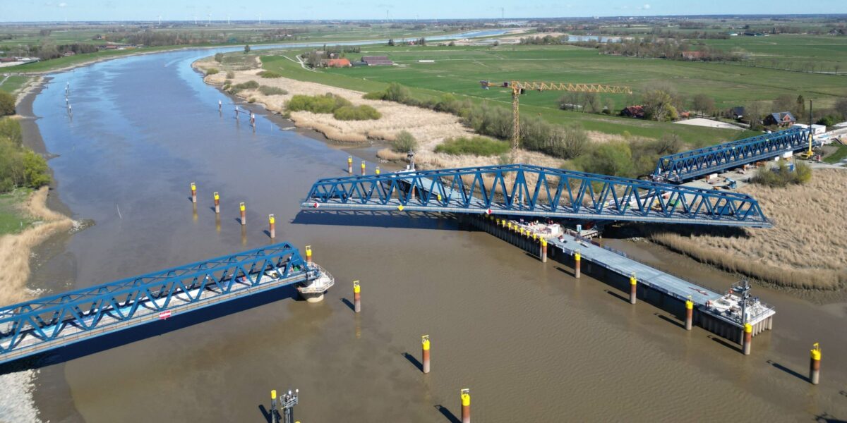 Friesenbrücke über die Ems.