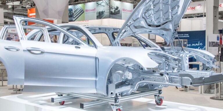 Leichtbau als Schlüsseltechnologie für die industrielle Transformation etablieren