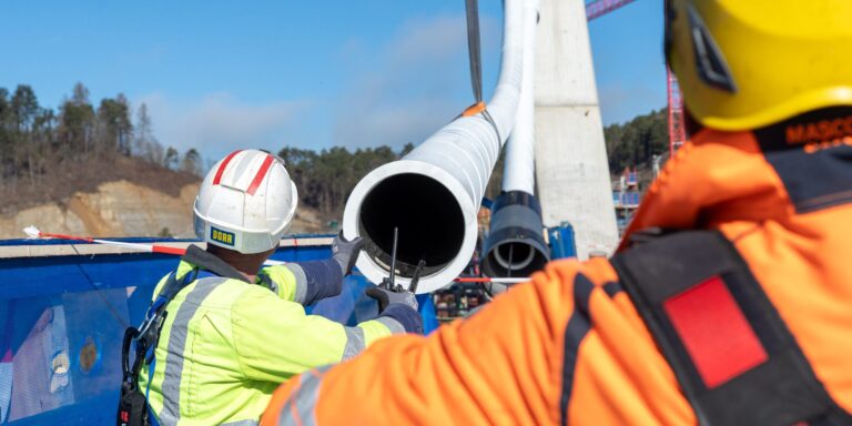 Hochbrücke Horb erreicht kritische Phase: Jetzt tragen die Seile die Last