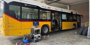 Elektrobus mit Messtechnik