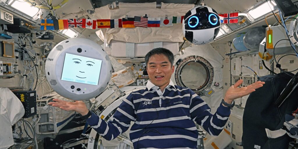 Roboter Cimon und Int Ball 2 auf der ISS