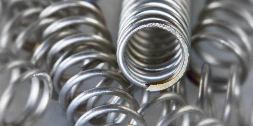Metallfedern: Richtige Auslegung für die Anwendung