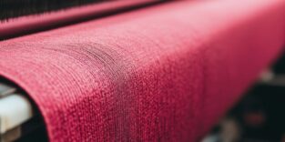 Textilien bei der Stoffprobe
