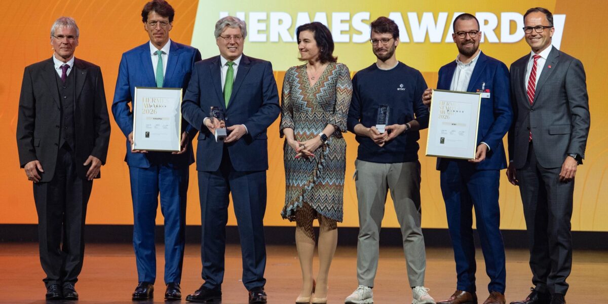 Preisverleihung 2026 im Rahmen der Eröffnungsfeier: Gewinner 2026 Schaeffler (2.v.l.) und BTRY (2.v.r.). Foto: Deutsche Messe AG