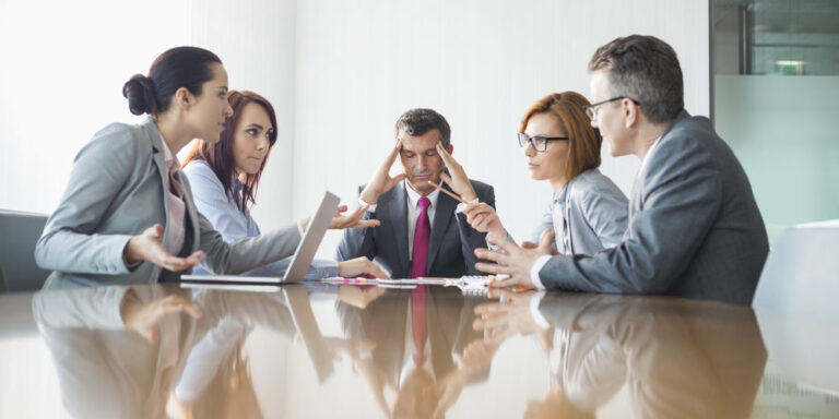 Konfliktmanagement am Arbeitsplatz: So lösen Sie Auseinandersetzungen