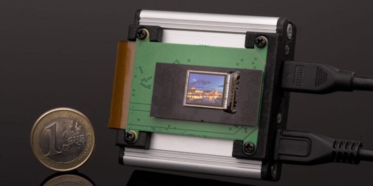 Hochvolt-CMOS macht OLEDs fit für jedes Licht