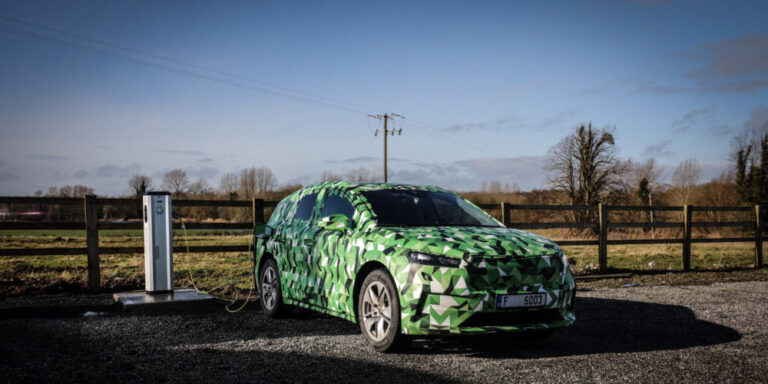 Škoda stellt ersten elektrifizierten SUV vor