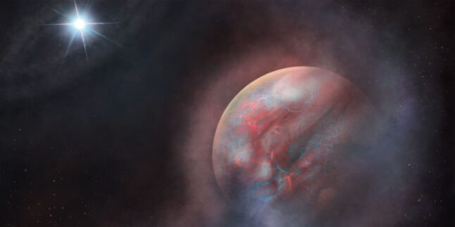 Künstlerische Darstellung eines Planeten vor einem hellen Weißen Zwerg, umgeben von Gas und Staub aus abgestoßenem Sternmaterial.