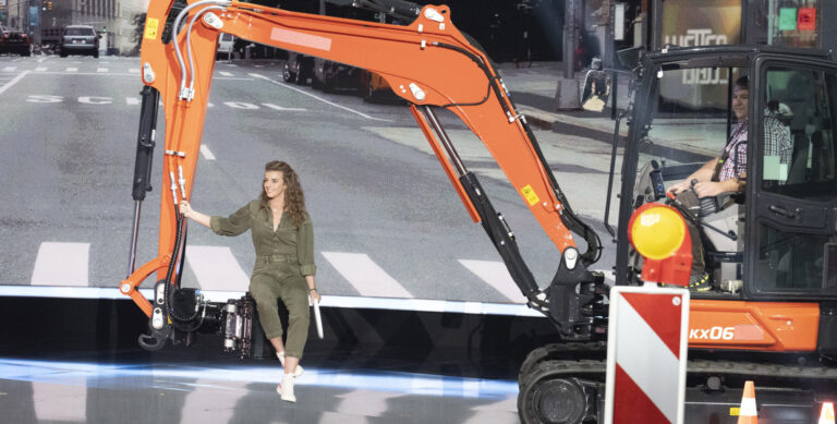 „Wetten, dass..?“: Die besten Baggerwetten – und ein Skandal