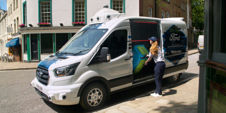 Ford-Test mit autonomen Transportern: Paketzusteller laufen zu Fuß